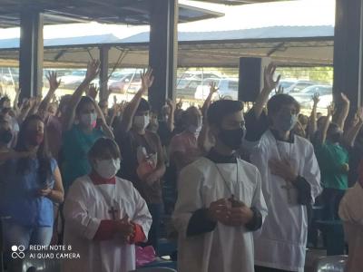 Missa das CrianÃ§as Ã© celebrada pelo bispo dom Amilton