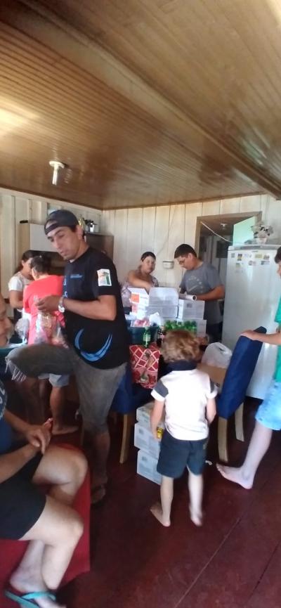 Mesa dos Anjos distribuiu aproximadamente 1.200 kits de doces no Dia da CrianÃ§a
