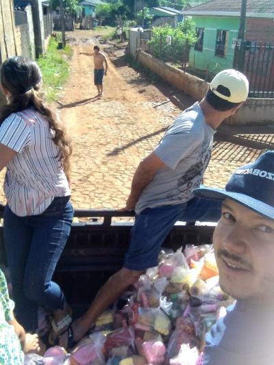 Mesa dos Anjos distribuiu aproximadamente 1.200 kits de doces no Dia da CrianÃ§a