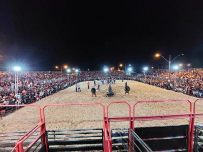 Casa Cheia em Rio Bonito do IguaÃ§u para prestigiar o Paranaense de Motocross e Rodeio Coutry