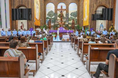 Missa de AÃ§Ã£o de GraÃ§as realizada na Matriz abriu a programaÃ§Ã£o de aniversÃ¡rio de 75 anos de Laranjeiras do Sul