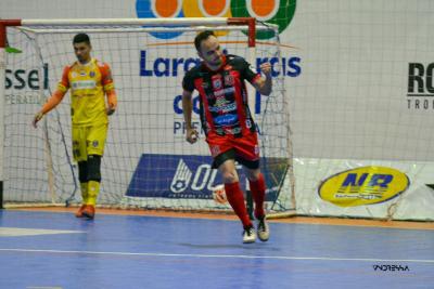 Nos PÃªnaltis OperÃ¡rio Laranjeiras Garante a ClassificaÃ§Ã£o para a Final da Liga Futsal ParanÃ¡