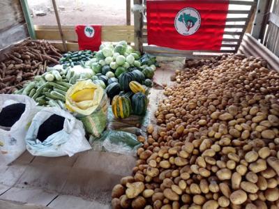 â€œNatal Sem Fomeâ€: FamÃ­lias do MST, posseiros e faxinalenses partilham  alimentos em PinhÃ£o (PR), nesta sexta (17) 