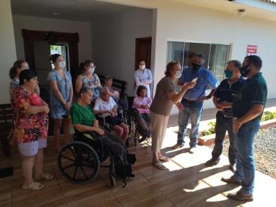 Coprossel faz doação à Casa de Repouso São Francisco Xavier 