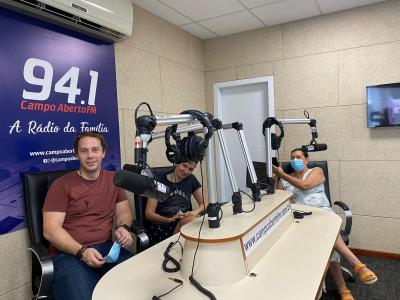 FamÃ­lia enraizada em Laranjeiras do Sul que vive Na SuiÃ§a visitou a Campo Aberto FM