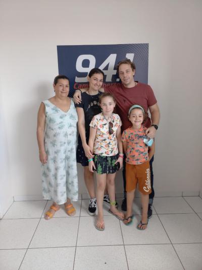 FamÃ­lia enraizada em Laranjeiras do Sul que vive Na SuiÃ§a visitou a Campo Aberto FM