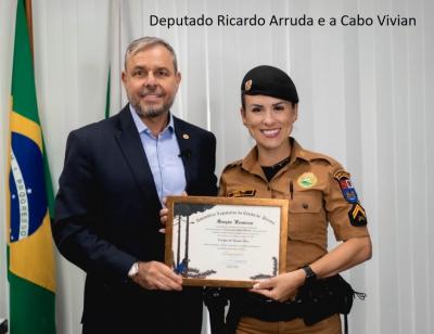 PMs de Laranjeiras do Sul sÃ£o homenageados na ALEP por salvamento de crianÃ§a