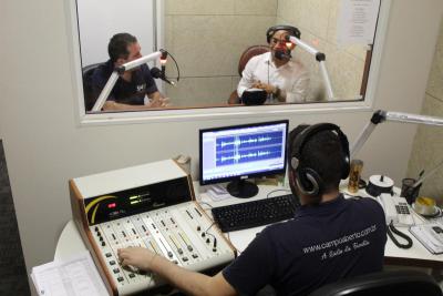 Padre Paulo Carlos De Souza Diretor Geral da Central Cultura de ComunicaÃ§Ã£o Visitou a Campo Aberto FM