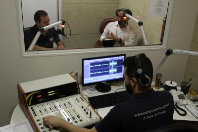 Padre Paulo Carlos De Souza Diretor Geral da Central Cultura de ComunicaÃ§Ã£o Visitou a Campo Aberto FM