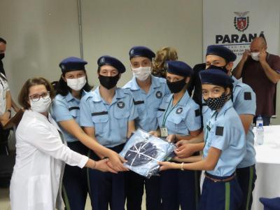 Alunos dos ColÃ©gios CÃ­vico Militares do NRE de Laranjeiras do Sul recebem Fardas de Gala