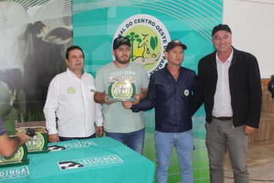 Recinto de LeilÃµes Silvino Schuster de Laranjeiras do Sul, foi reinaugurado nesta sexta-feira (08/04) 