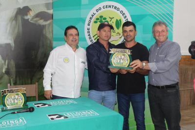 Recinto de LeilÃµes Silvino Schuster de Laranjeiras do Sul, foi reinaugurado nesta sexta-feira (08/04) 