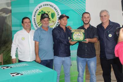 Recinto de LeilÃµes Silvino Schuster de Laranjeiras do Sul, foi reinaugurado nesta sexta-feira (08/04) 