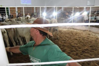 Recinto de LeilÃµes Silvino Schuster de Laranjeiras do Sul, foi reinaugurado nesta sexta-feira (08/04) 