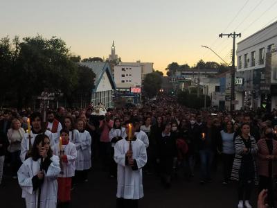 ProcissÃ£o Luminosa em Laranjeiras do Sul reuniu mais de 5 mil FiÃ©is