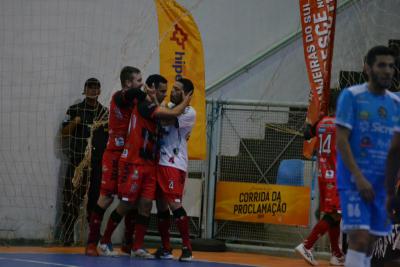 Chave Ouro: No Feminino o OLF venceu MaringÃ¡, No Masculino o Rubro Negro empatou com o Galo.