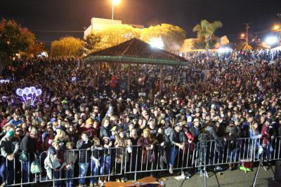 Antony & Gabriel Arrastaram Centenas de Pessoas no Show Nacional em Virmond