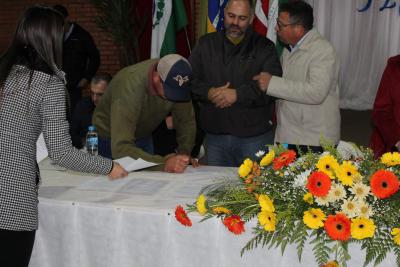 No AniversÃ¡rio de 32 anos do Virmond, Prefeito Neimar anuncia mais de 4 milhÃµes de Investimentos