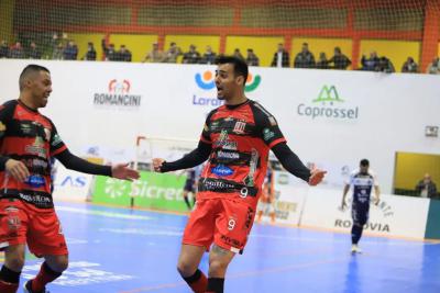 OperÃ¡rio Laranjeiras sai na frente, mas leva a virada do Pato Futsal em jogo de ida das oitavas de finais da Copa Do Brasil Sicredi de Futsal.