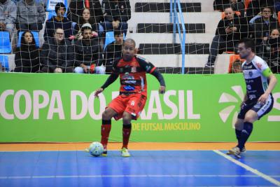 OperÃ¡rio Laranjeiras sai na frente, mas leva a virada do Pato Futsal em jogo de ida das oitavas de finais da Copa Do Brasil Sicredi de Futsal.