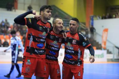 OperÃ¡rio Laranjeiras sai na frente, mas leva a virada do Pato Futsal em jogo de ida das oitavas de finais da Copa Do Brasil Sicredi de Futsal.