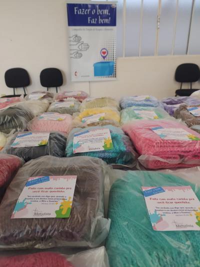 Projeto Tricotando da Igreja Metodista entrega kits de tricÃ´ para Cmei Alvorada