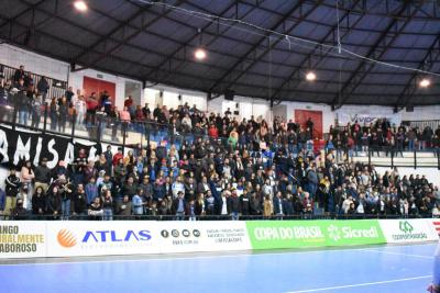 OperÃ¡rio Laranjeiras leva dois gols no final da partida do Pato Futsal e se despede da Copa do Brasil