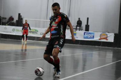 OperÃ¡rio Laranjeiras vence MariÃ³polis e retoma a 4Âª colocaÃ§Ã£o no Paranaense Chave Ouro.