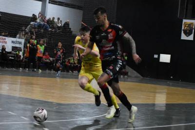 OperÃ¡rio Laranjeiras vence MariÃ³polis e retoma a 4Âª colocaÃ§Ã£o no Paranaense Chave Ouro.