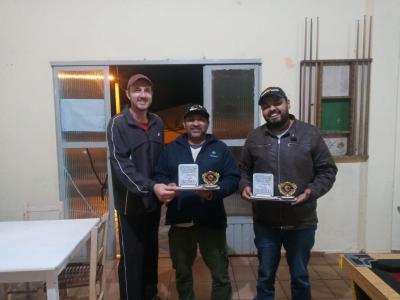 Orlando e Cesar sÃ£o CampeÃµes da Canastra em Duplas em Virmond