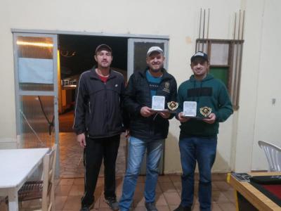 Orlando e Cesar sÃ£o CampeÃµes da Canastra em Duplas em Virmond