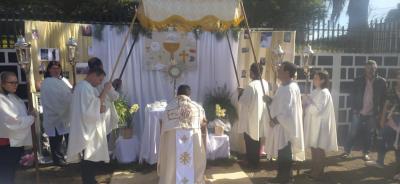 ParÃ³quia Santâ€™Ana celebrou Corpus Christi com o retorno da procissÃ£o e missa campal