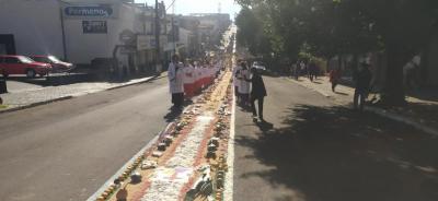 ParÃ³quia Santâ€™Ana celebrou Corpus Christi com o retorno da procissÃ£o e missa campal