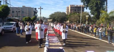 ParÃ³quia Santâ€™Ana celebrou Corpus Christi com o retorno da procissÃ£o e missa campal