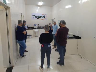 Em visita tÃ©cnica, acadÃªmicos do Centro UniversitÃ¡rio da Campo Real, conhecem o Moinho Coprossel em Laranjeiras do Sul  