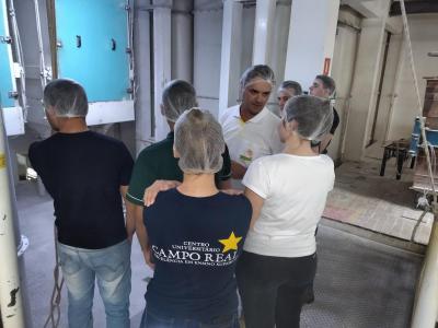 Em visita técnica, acadêmicos do Centro Universitário da Campo Real, conhecem o Moinho Coprossel em Laranjeiras do Sul  