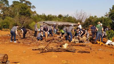Laranjeiras: Sicredi realiza o dia "C" na Casa de Repouso SÃ£o Francisco Xavier 