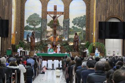 Igreja Matriz lota na CelebraÃ§Ã£o de Abertura da Novena de Sant'Ana