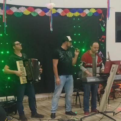 Noite Cultural em Porto Barreiro com apresentaÃ§Ãµes artÃ­sticas e comidas tÃ­picas