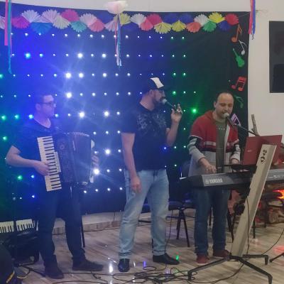 Noite Cultural em Porto Barreiro com apresentaÃ§Ãµes artÃ­sticas e comidas tÃ­picas
