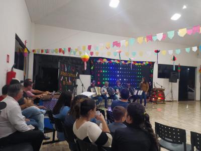 Noite Cultural em Porto Barreiro com apresentaÃ§Ãµes artÃ­sticas e comidas tÃ­picas