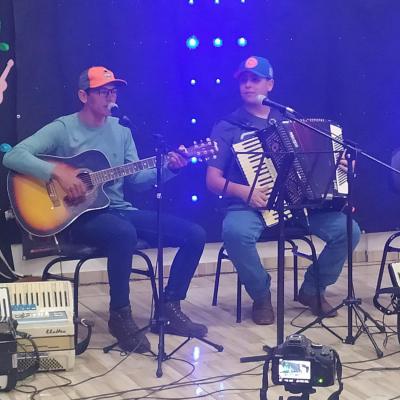 Noite Cultural em Porto Barreiro com apresentaÃ§Ãµes artÃ­sticas e comidas tÃ­picas
