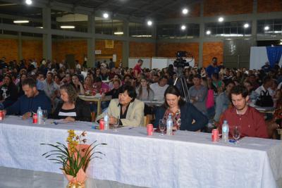 Categoria Sertaneja Regional empolga pÃºblico do Santâ€™Ana Fest