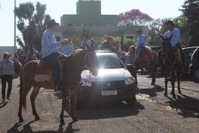 Cavalgada da Padroeira Santâ€™Ana reÃºne dezenas de cavaleiros