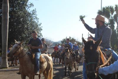 Cavalgada da Padroeira Santâ€™Ana reÃºne dezenas de cavaleiros