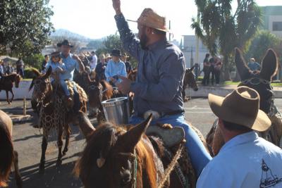 Cavalgada da Padroeira Santâ€™Ana reÃºne dezenas de cavaleiros