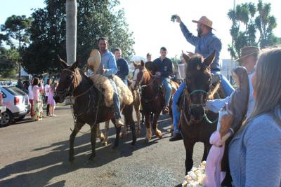 Cavalgada da Padroeira Santâ€™Ana reÃºne dezenas de cavaleiros