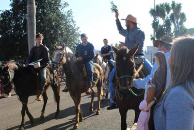 Cavalgada da Padroeira Santâ€™Ana reÃºne dezenas de cavaleiros