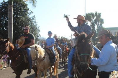 Cavalgada da Padroeira Santâ€™Ana reÃºne dezenas de cavaleiros