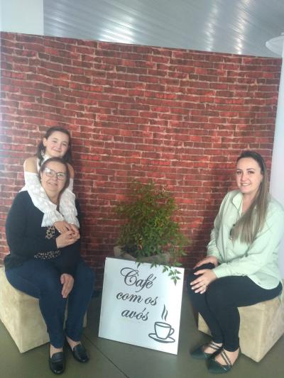 CTG EstÃ¢ncia do IguaÃ§u promove "cafÃ©" para homenagear os avÃ³s